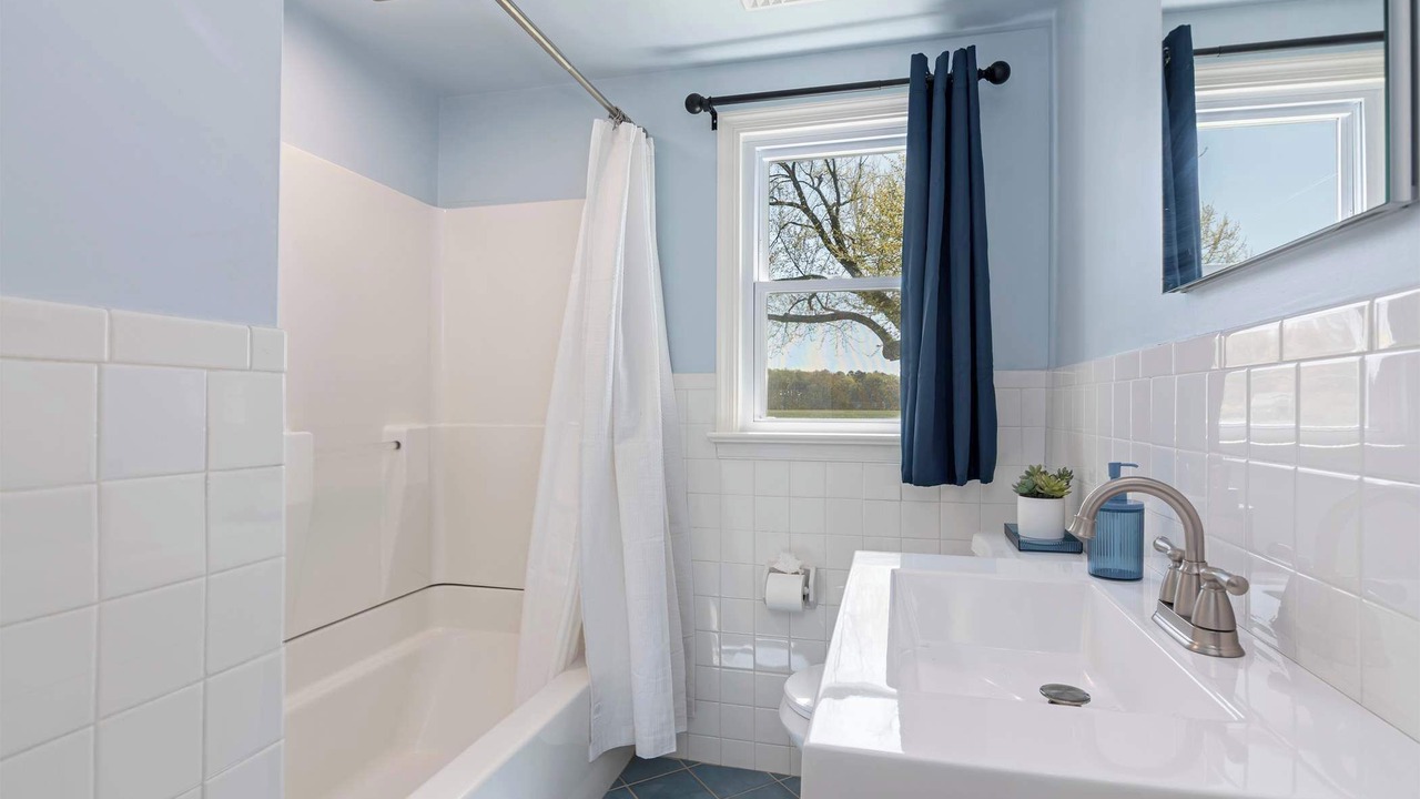 Photo of Bathroom in Wittman