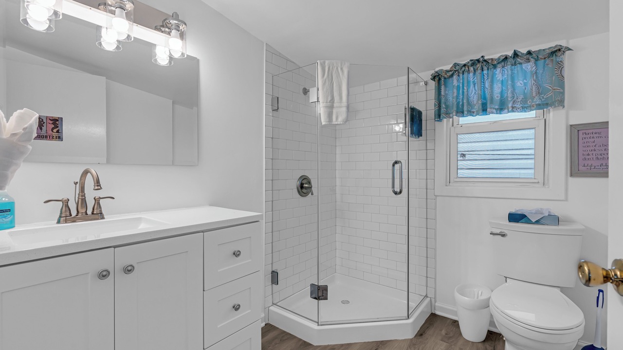 Photo of Bathroom in Wall