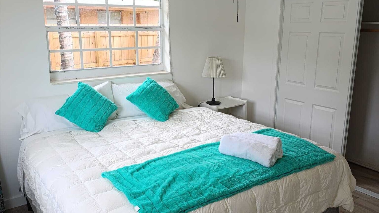 Photo of Bedroom in Oakland Park