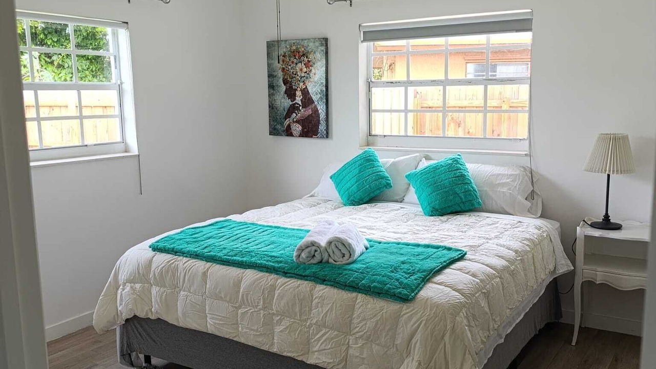 Photo of Bedroom in Oakland Park