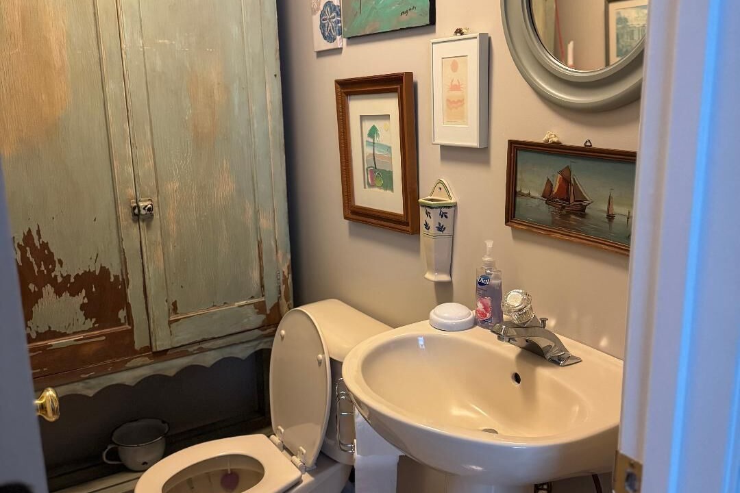 Photo of Bathroom in Colonial Beach