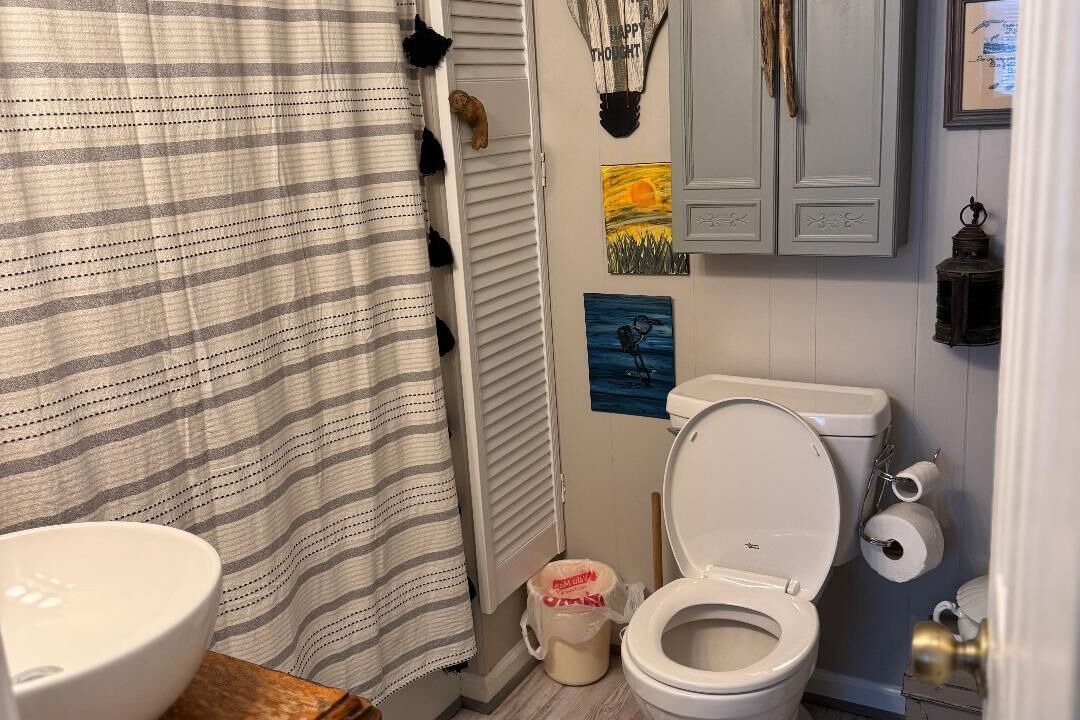 Photo of Bathroom in Colonial Beach