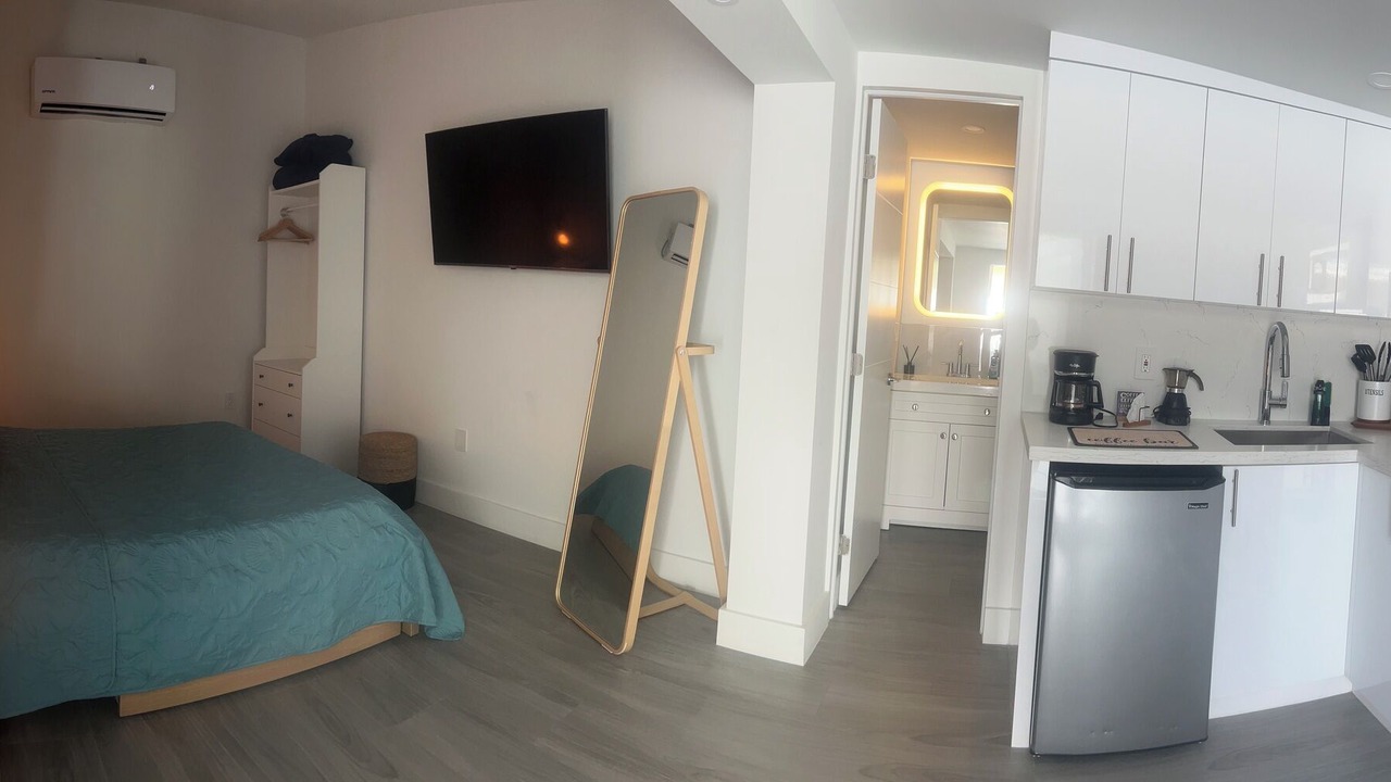Photo of Bedroom in Hialeah