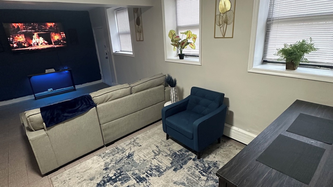 Photo of Livingroom in Forest Hill