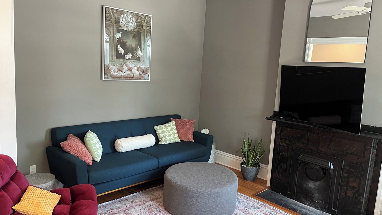 Photo of Livingroom in Church Hill