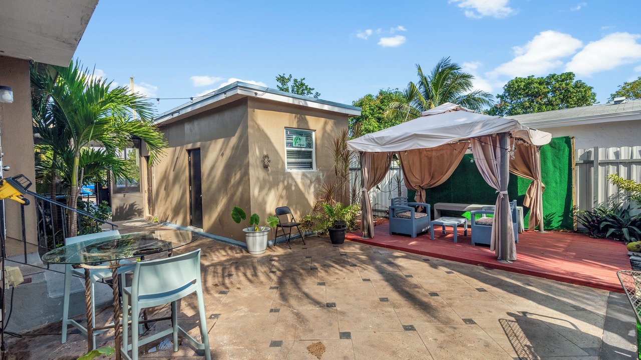 Photo of Outdoor in Golden Glades