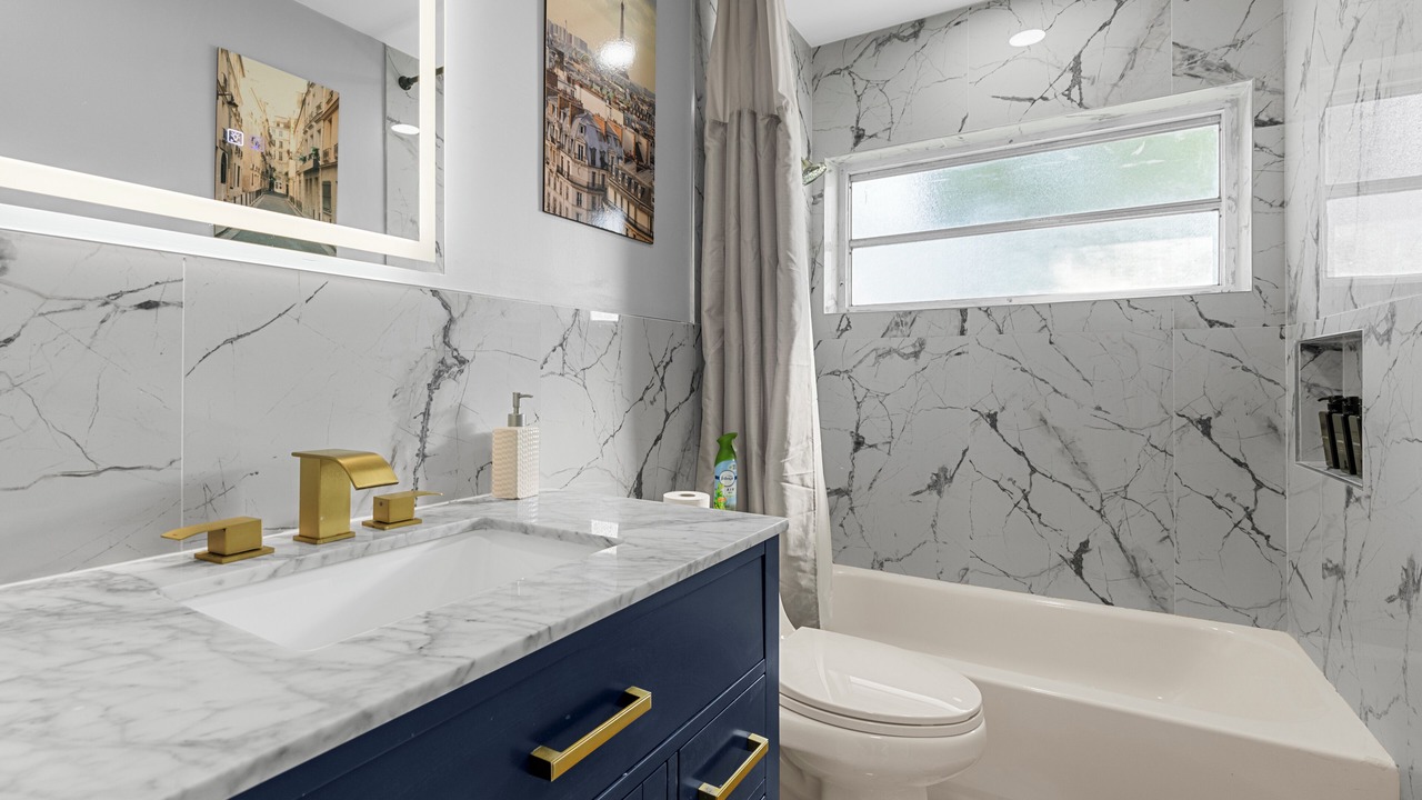 Photo of Bathroom in Tamarac