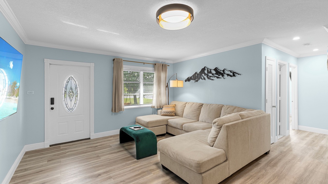 Photo of Livingroom in Tamarac