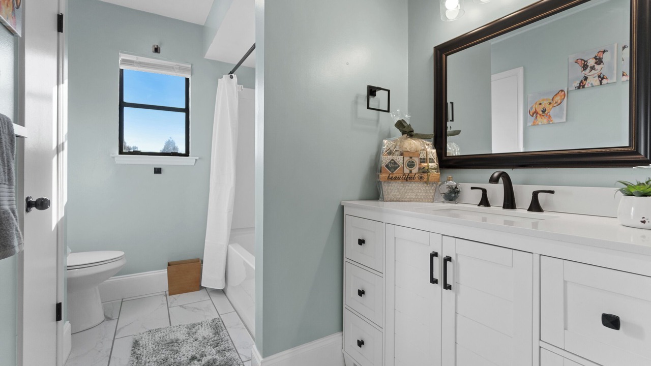 Photo of Bathroom in Chic's Beach