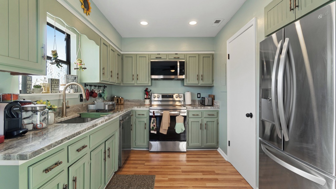 Photo of Kitchen in Chic's Beach