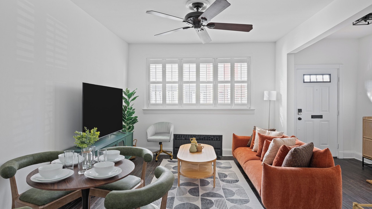 Photo of Livingroom in The Heights