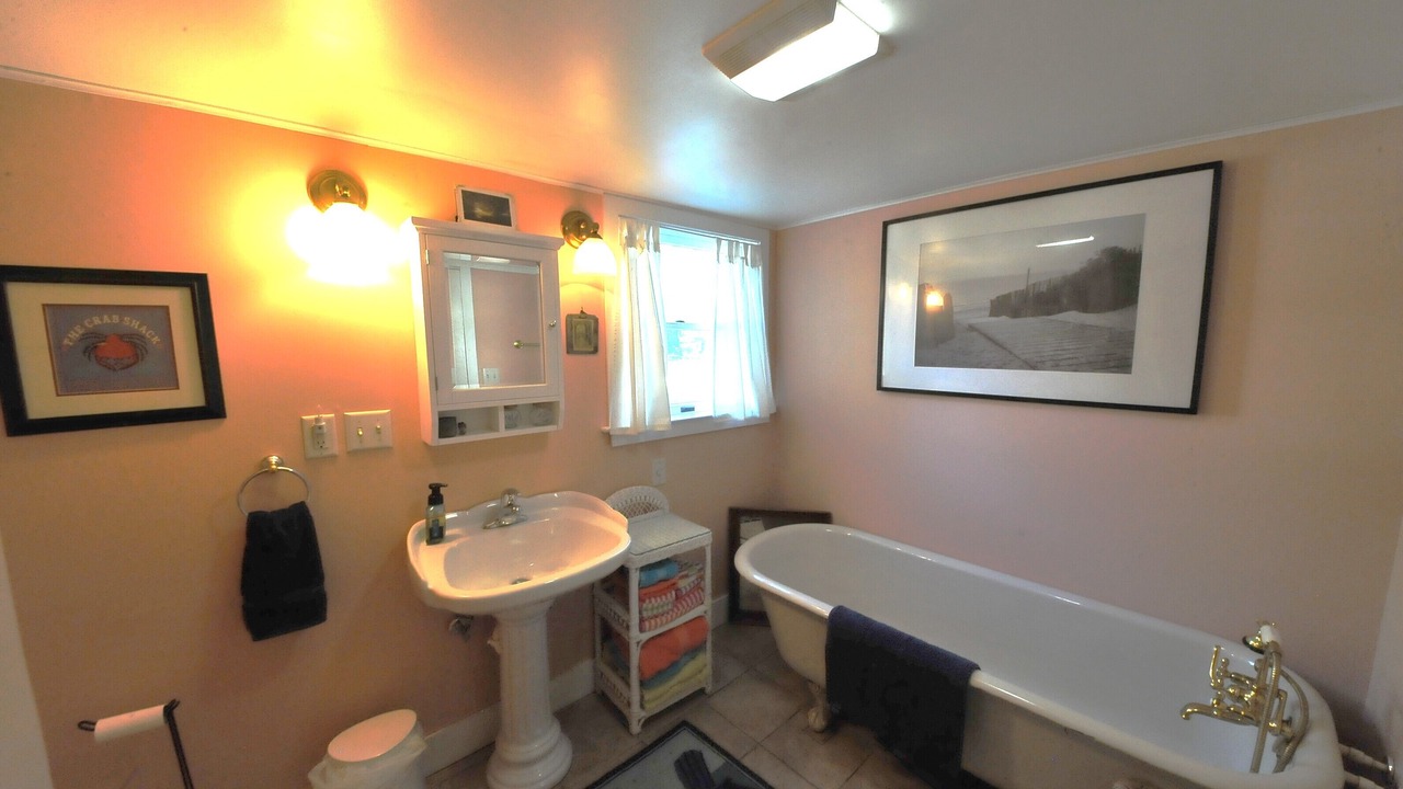 Photo of Bathroom in Rock Hall