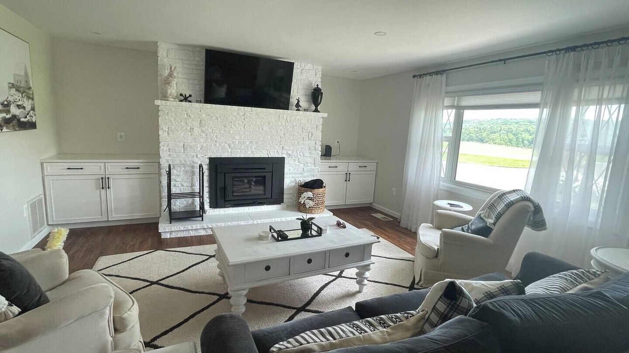 Photo of Livingroom in Accident