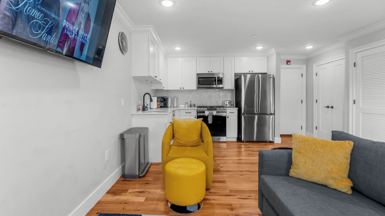 Photo of Livingroom in Harrison