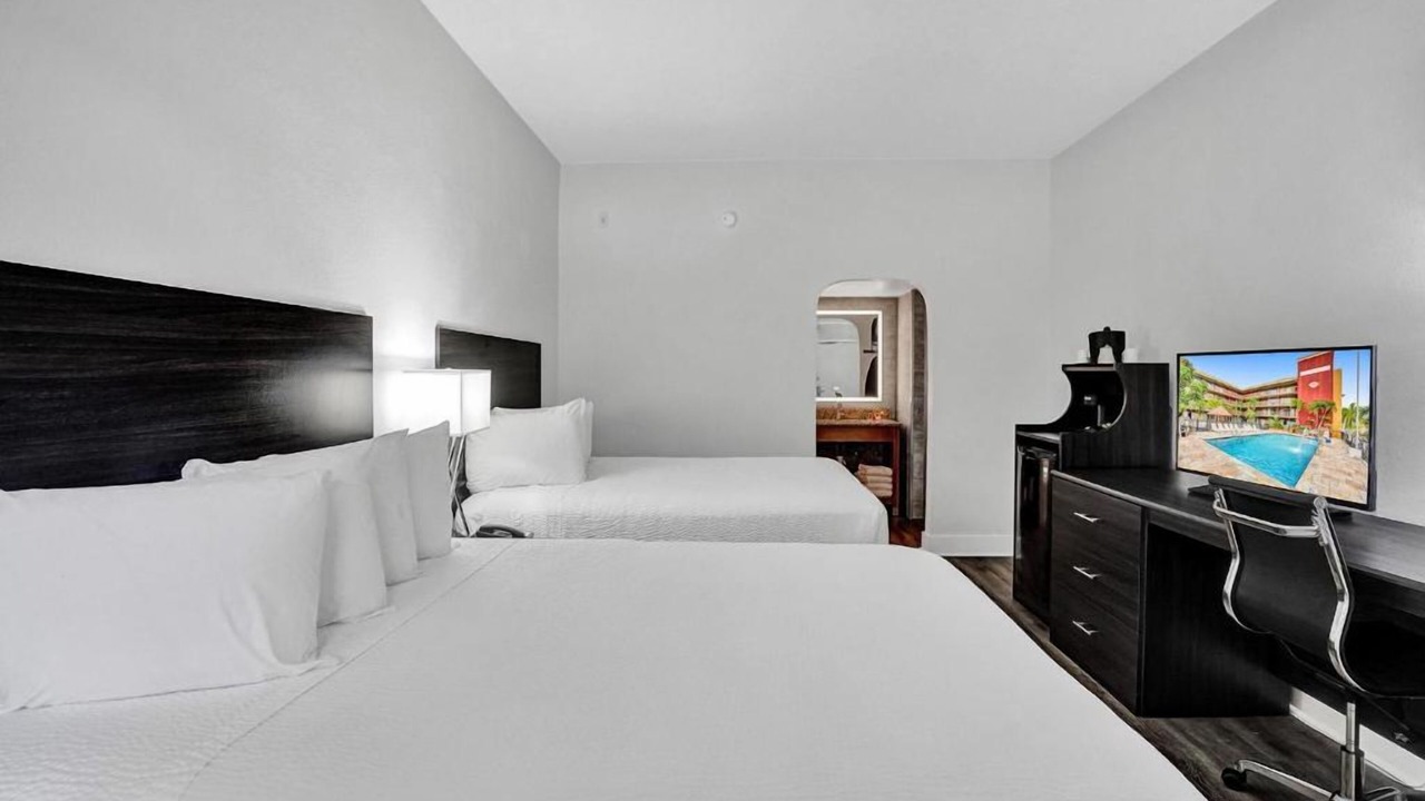 Photo of Bedroom in Downtown Hollywood