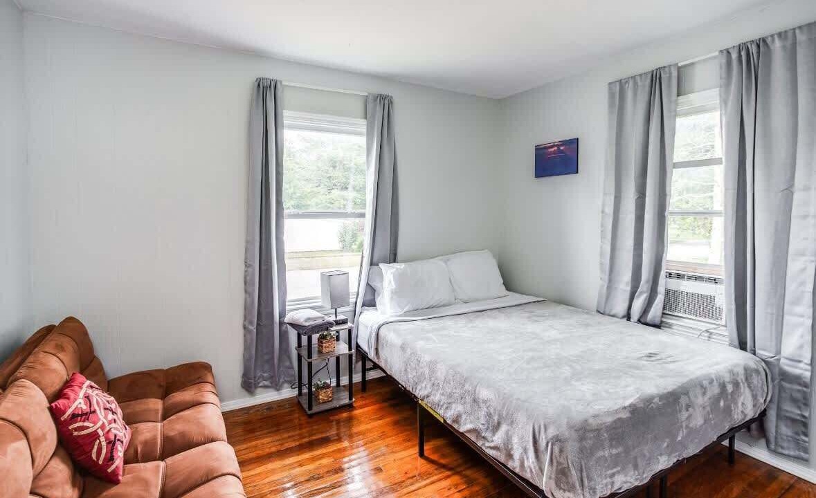Photo of Bedroom in Gates-North Gates