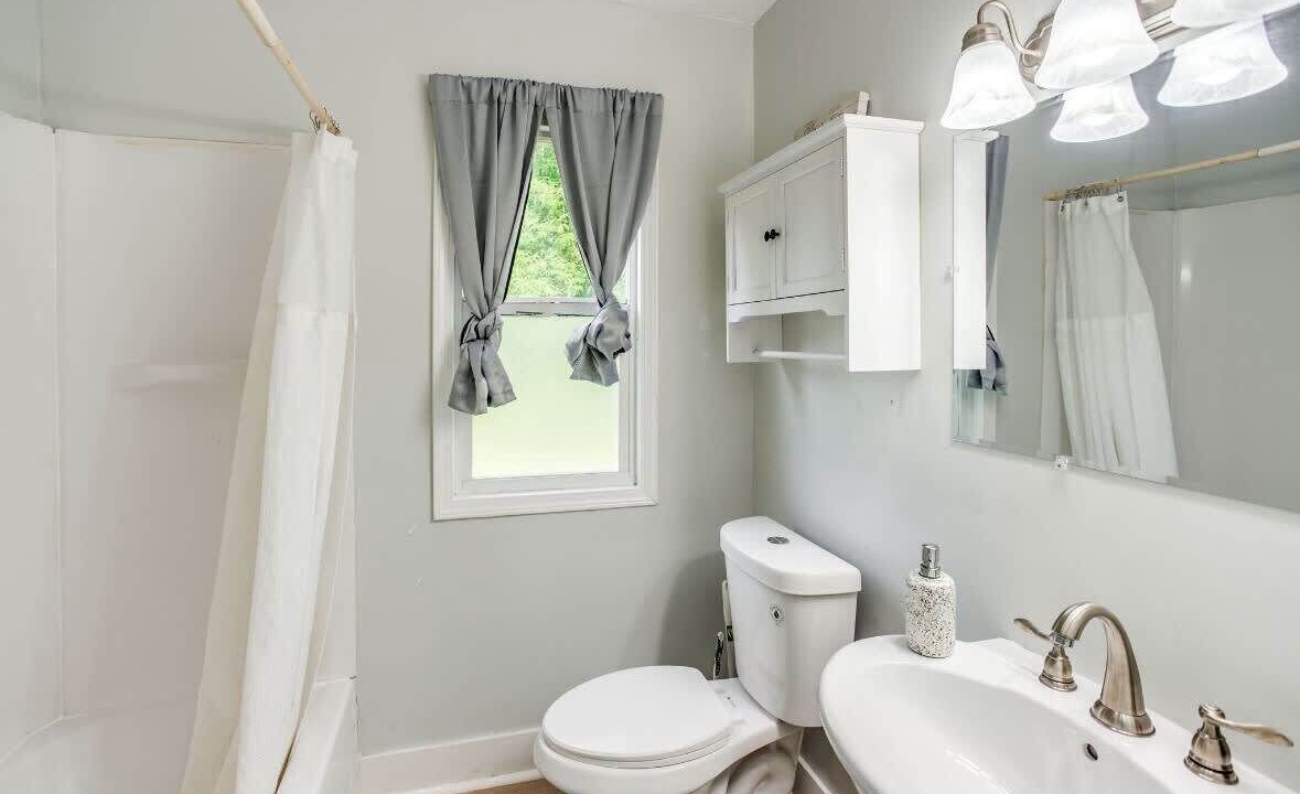 Photo of Bathroom in Gates-North Gates