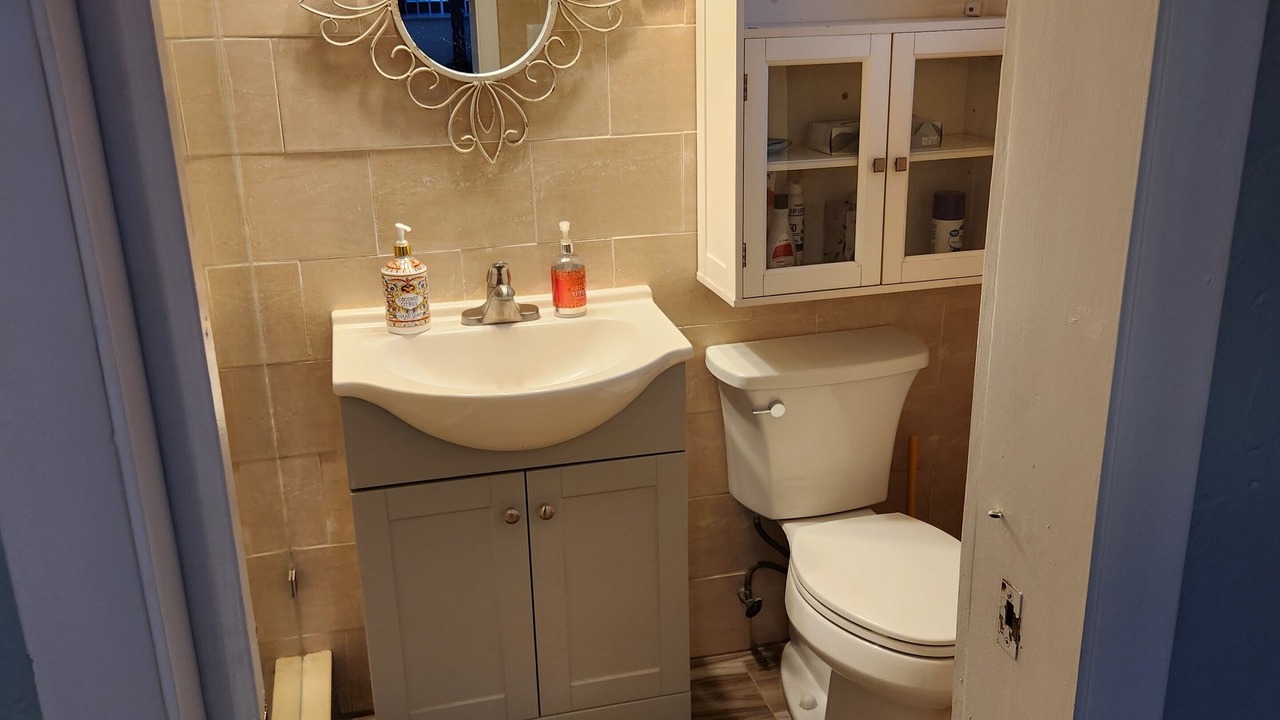 Photo of Bathroom in Hollywood