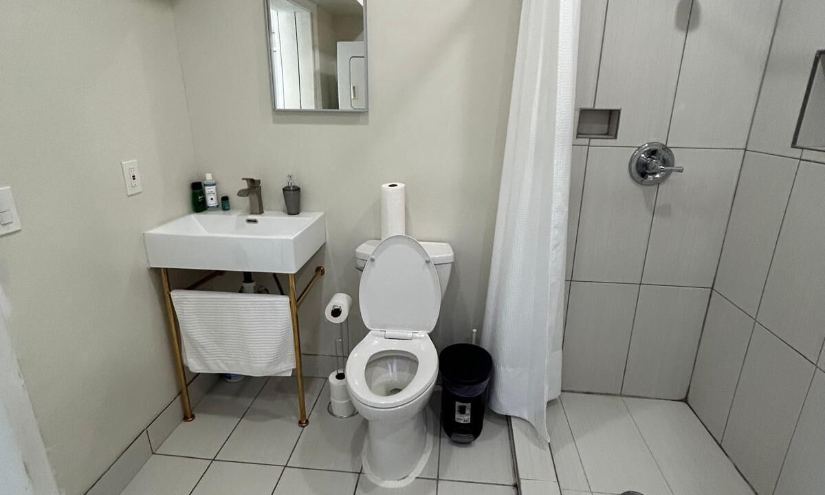 Photo of Bathroom in Opa-Locka