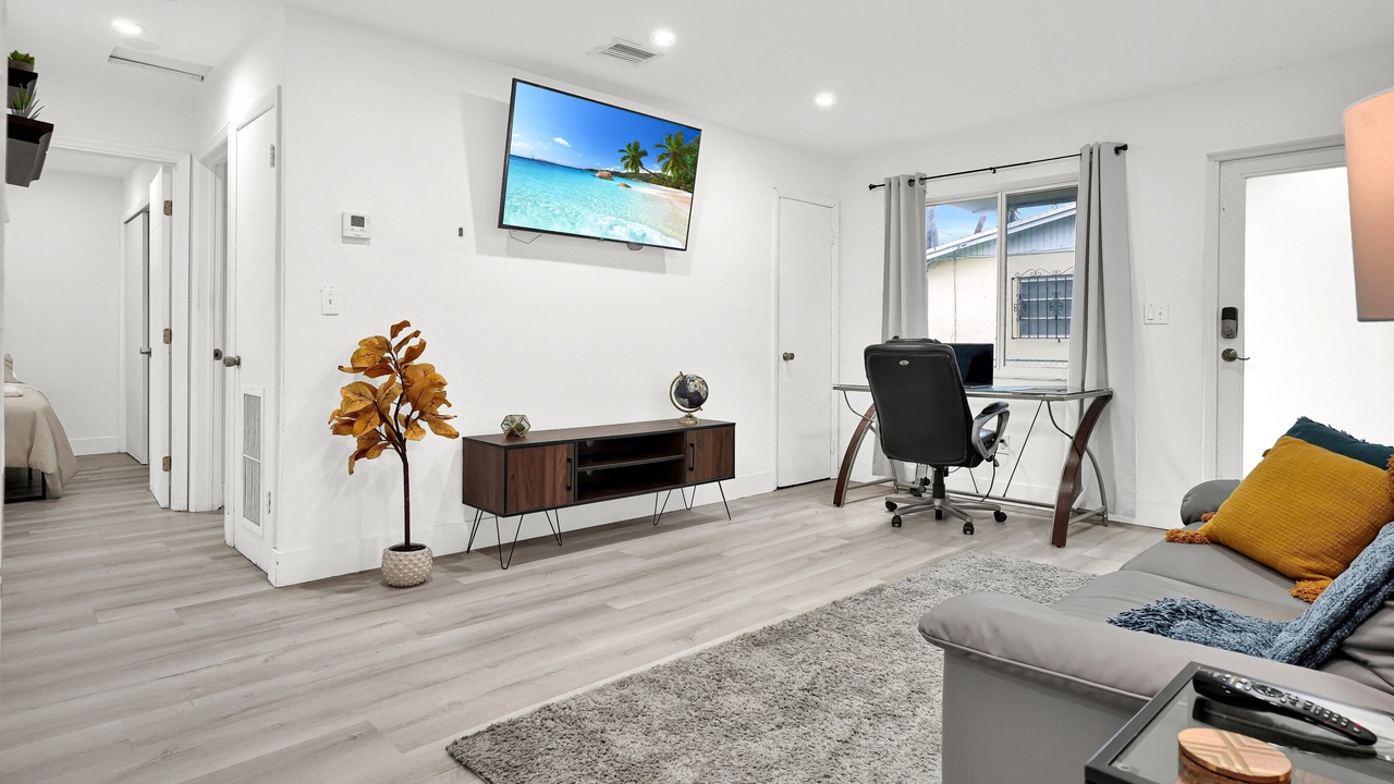Photo of Livingroom in West Little River