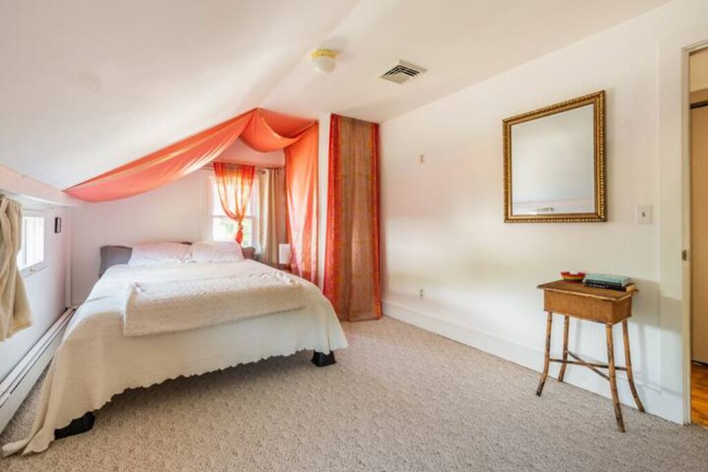Photo of Bedroom in Hollowville