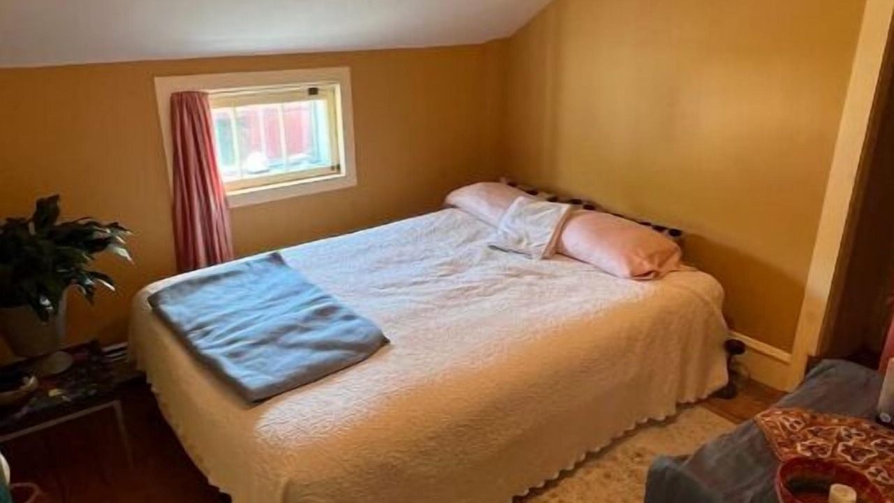 Photo of Bedroom in Hollowville