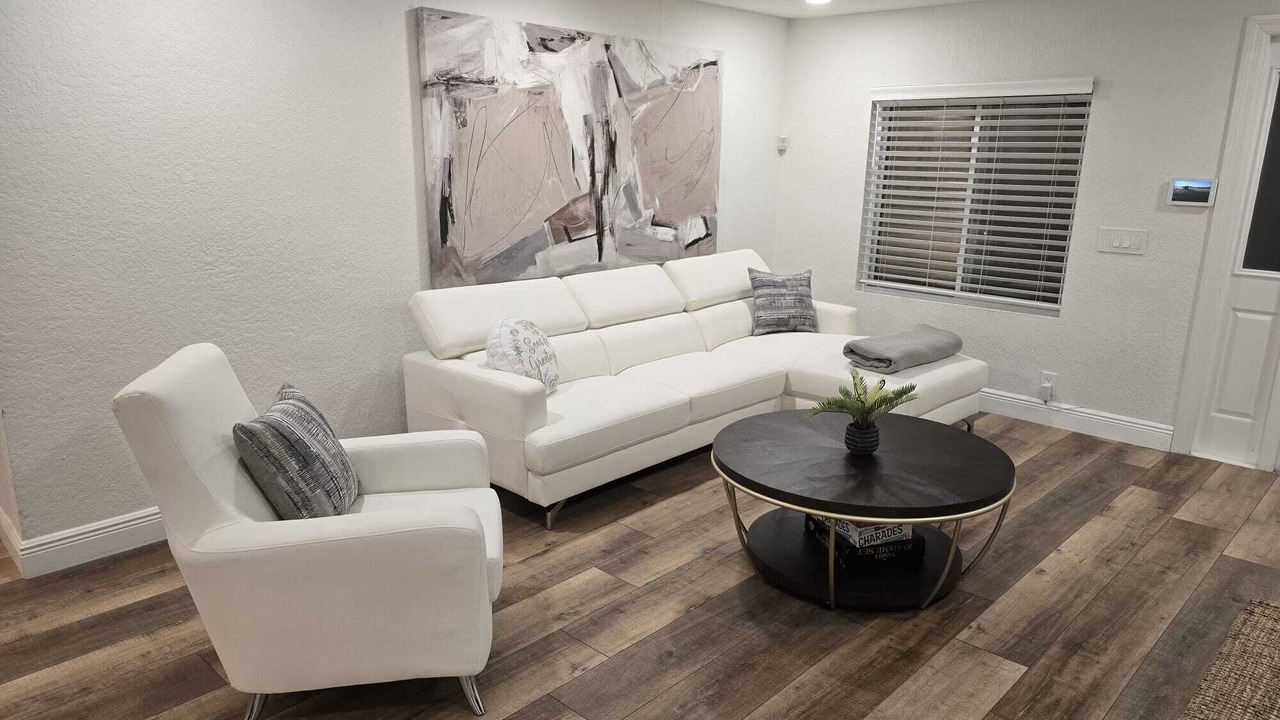 Photo of Livingroom in Tropic Palms