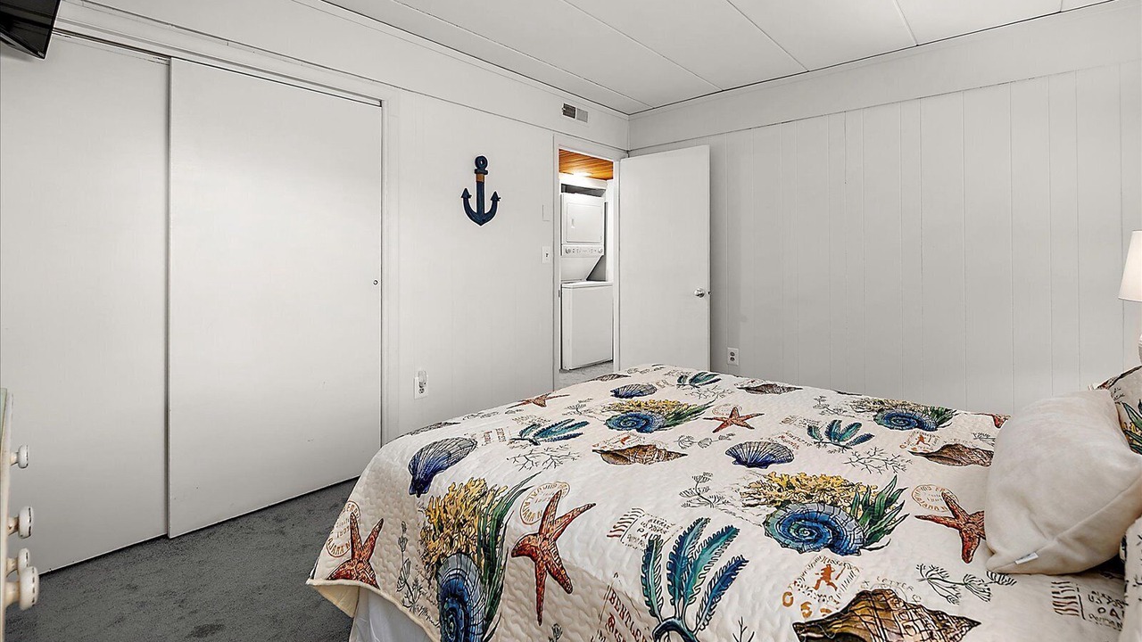 Photo of Bedroom in Sunset Island