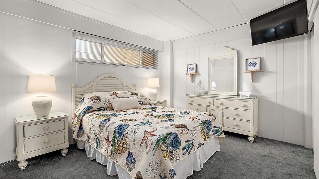 Photo of Bedroom in Sunset Island
