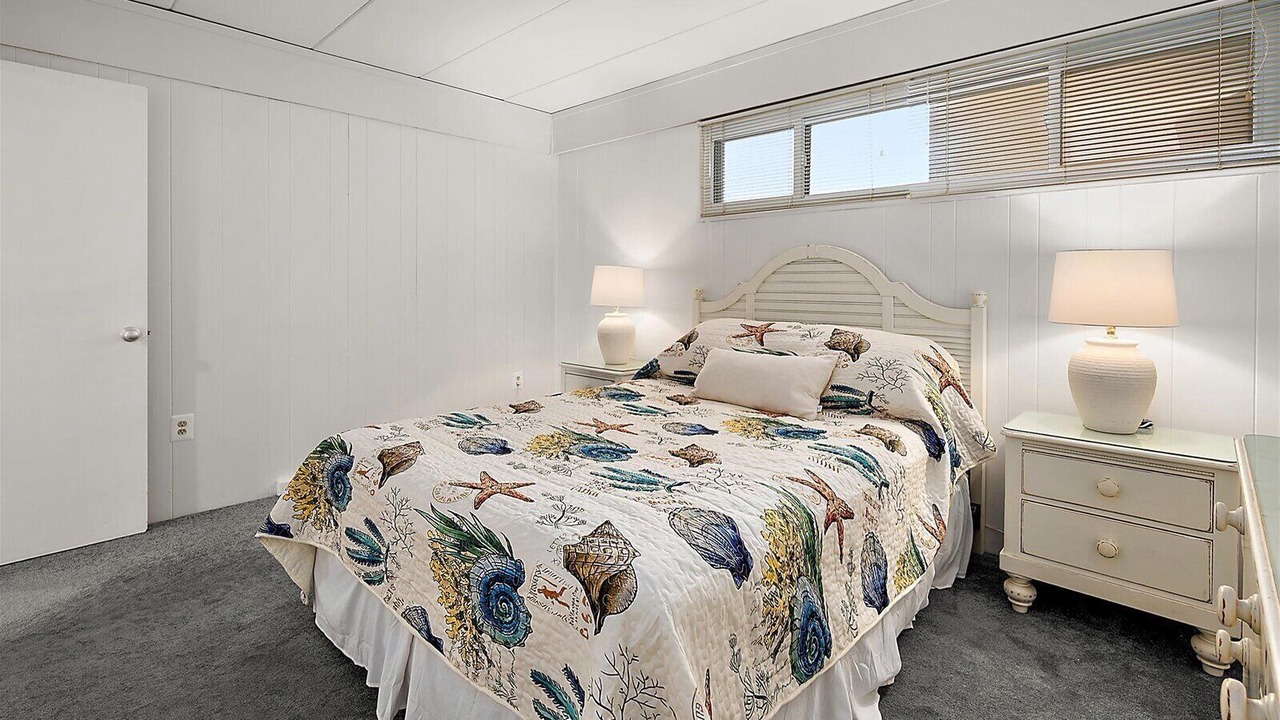 Photo of Bedroom in Sunset Island
