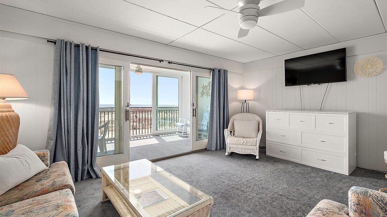 Photo of Livingroom in Sunset Island