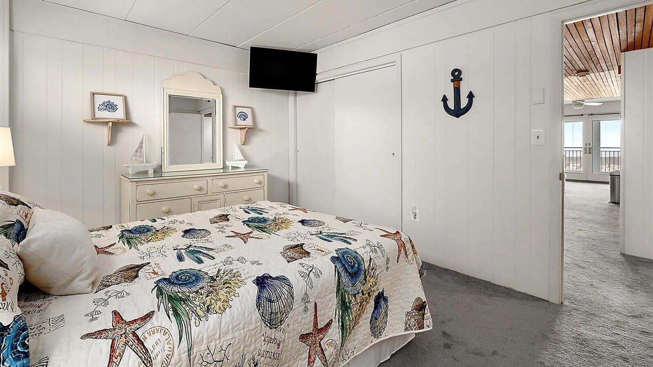 Photo of Bedroom in Sunset Island