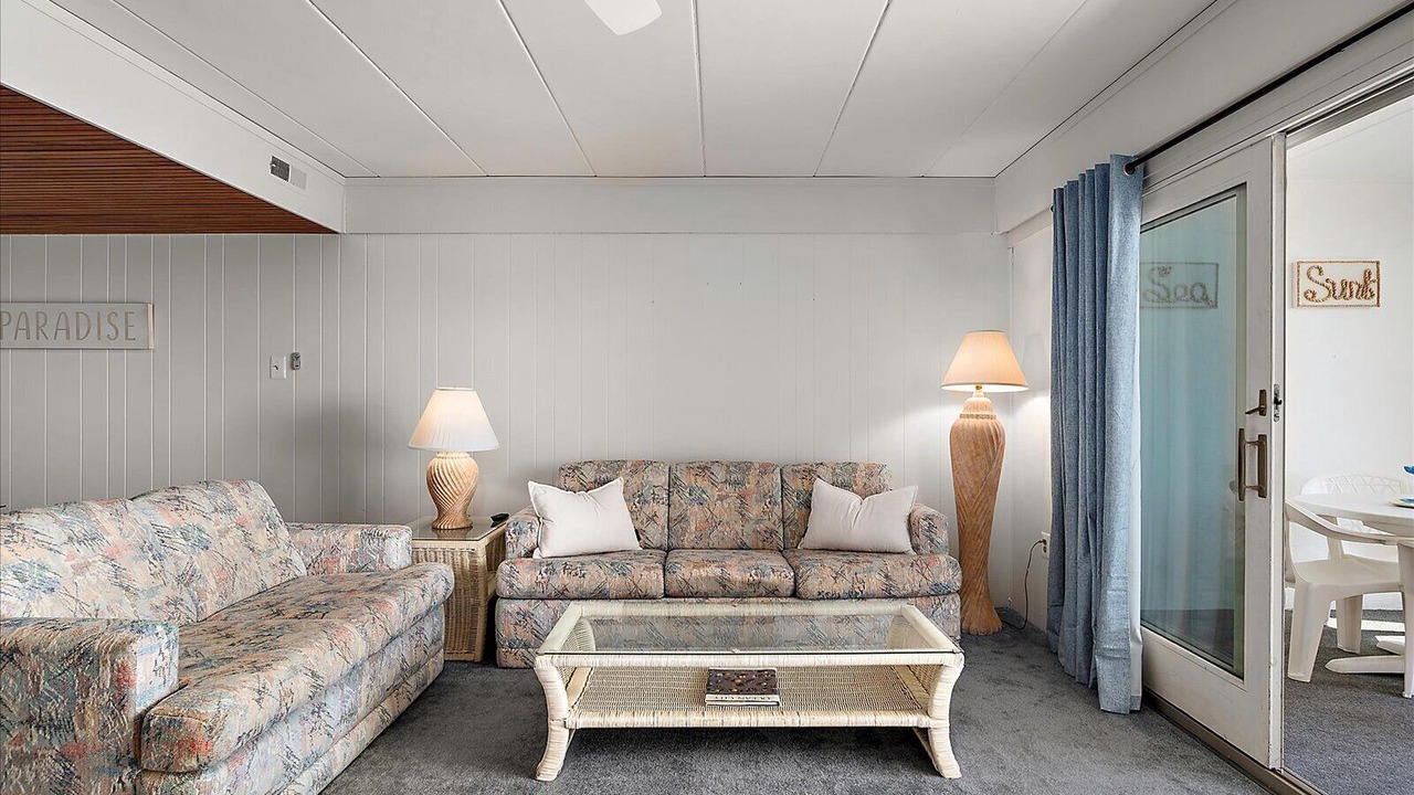 Photo of Livingroom in Sunset Island