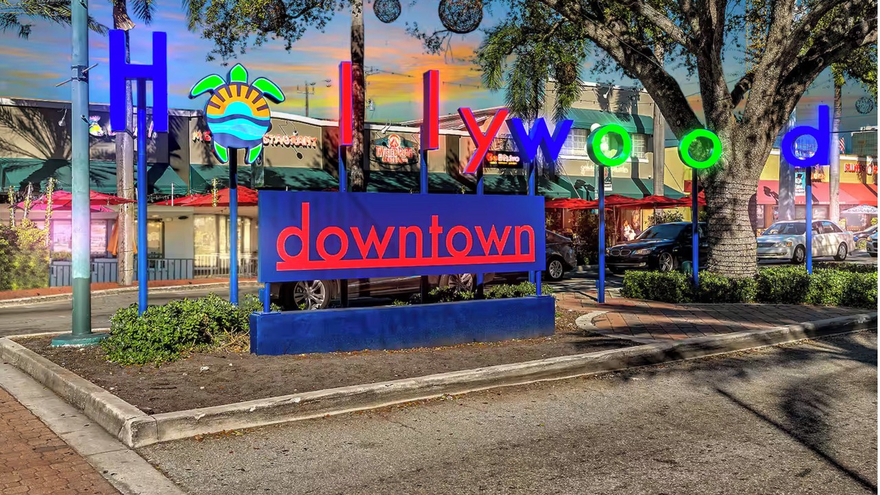 Photo of Others in Hollywood