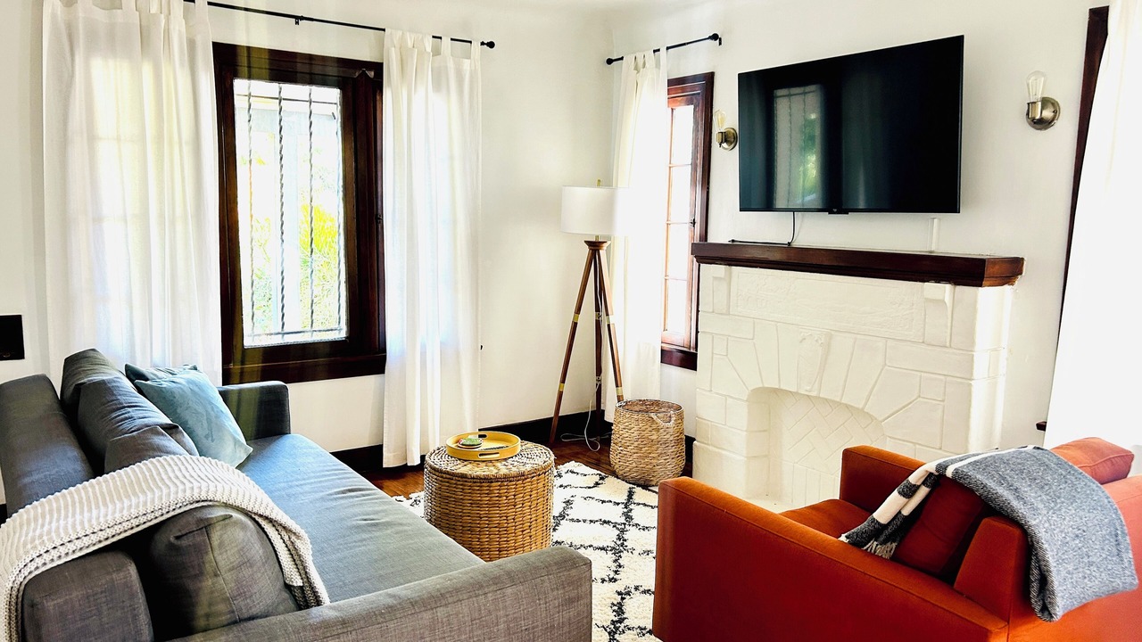 Photo of Livingroom in Mid City