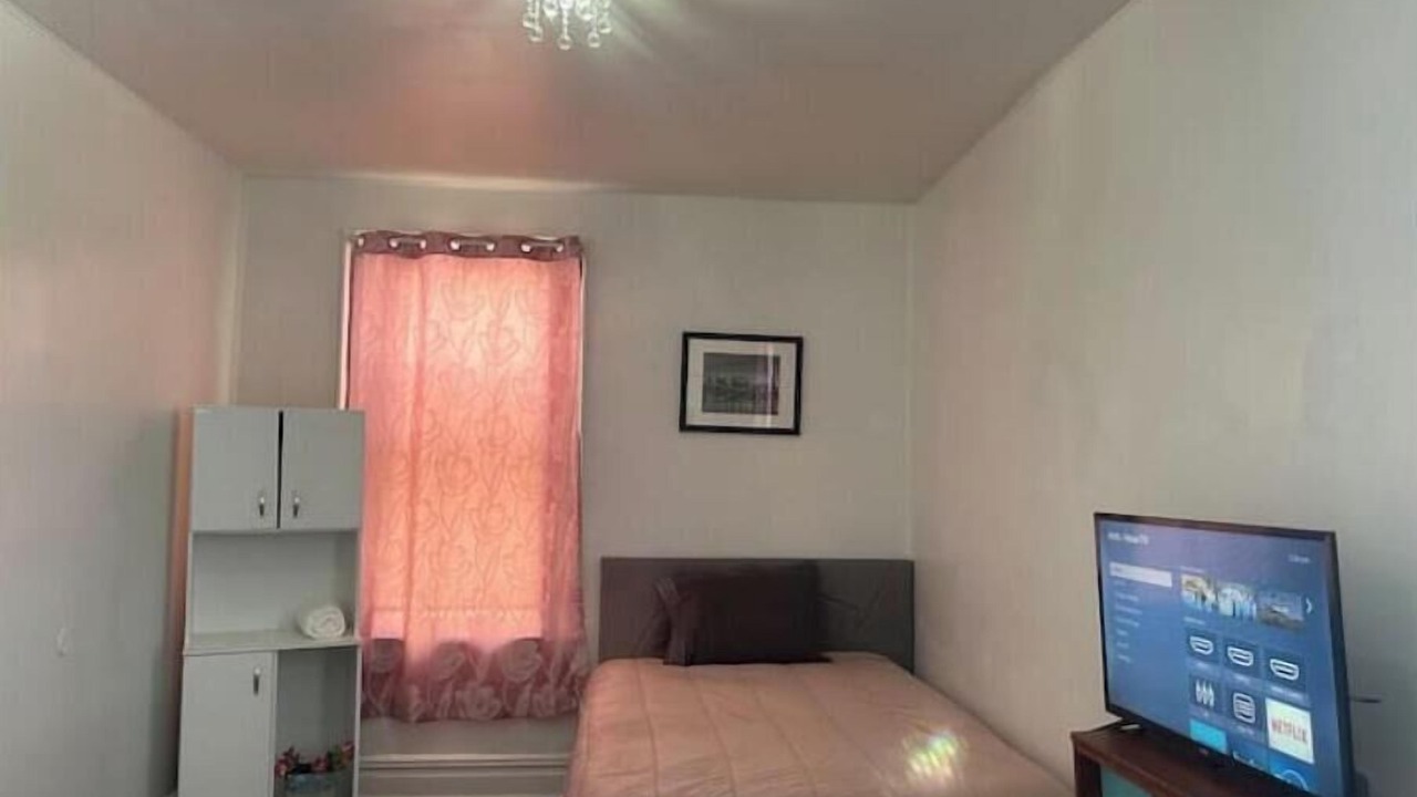 Photo of Bedroom in Lower Vailsburg