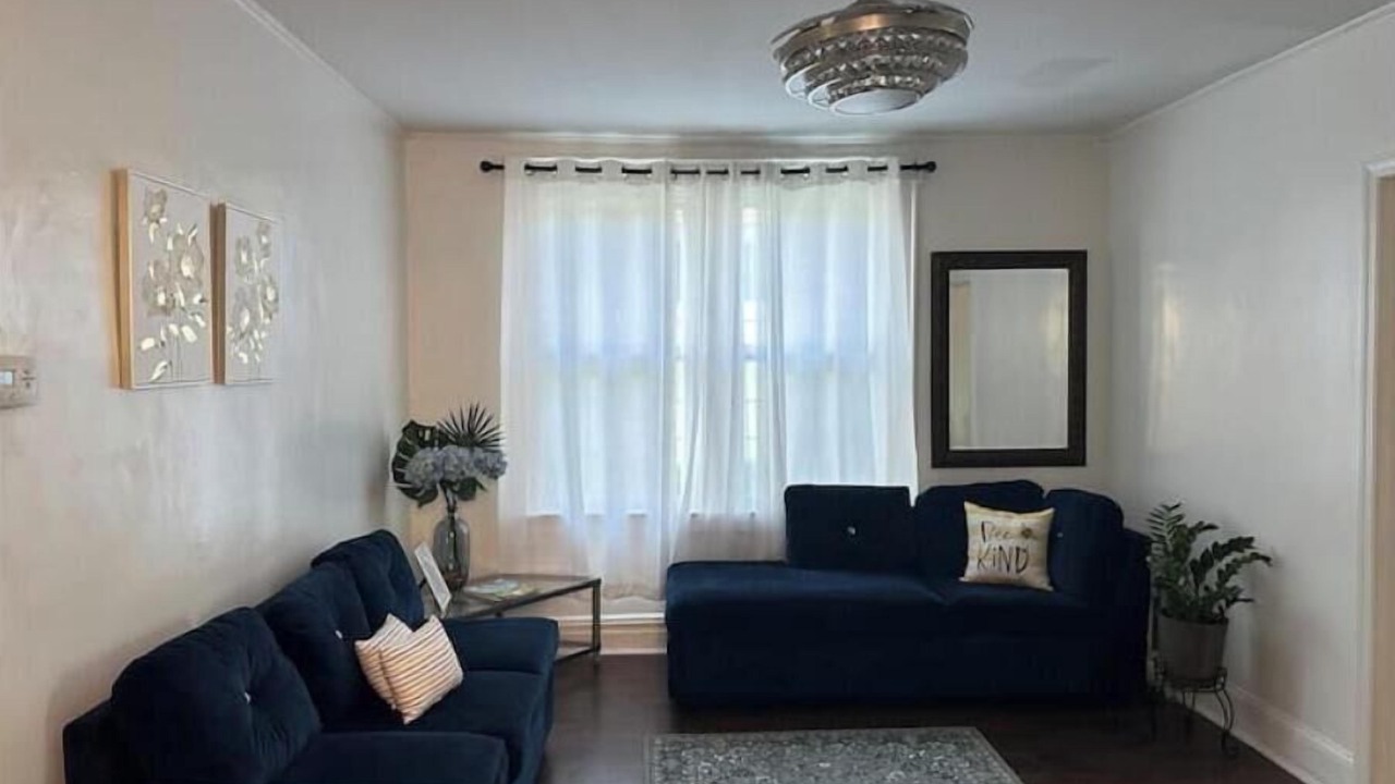 Photo of Livingroom in Lower Vailsburg