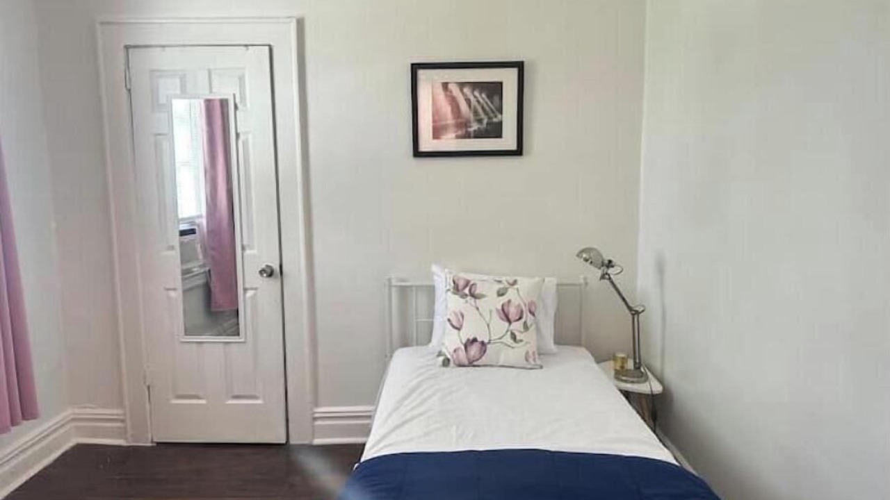 Photo of Bedroom in Lower Vailsburg