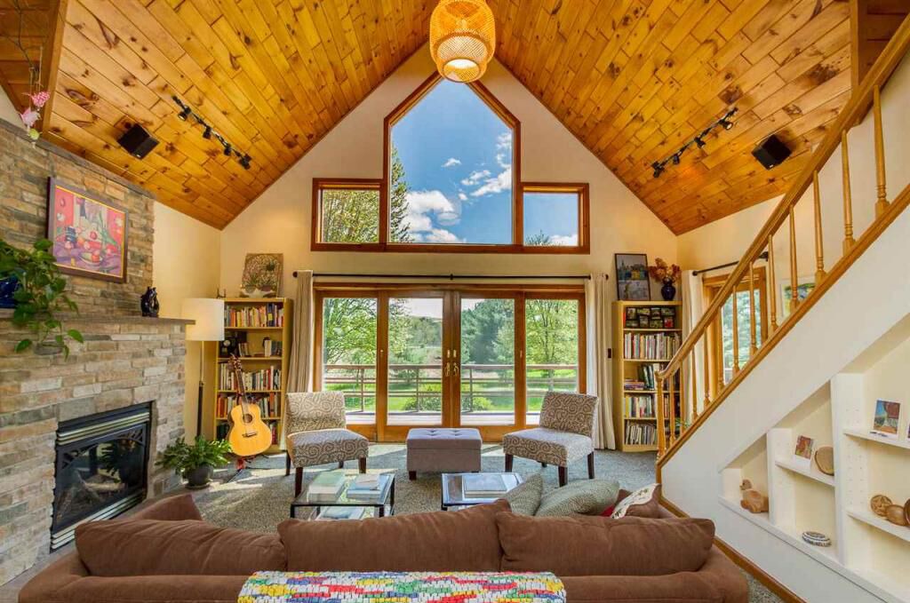 Photo of Livingroom in Schuylerville
