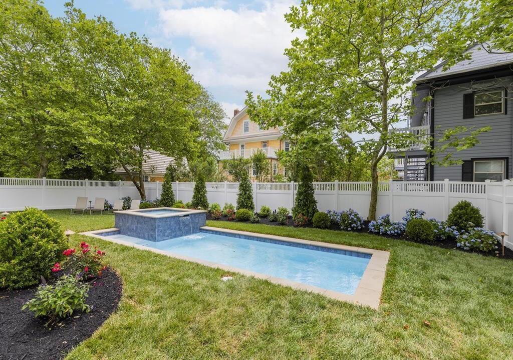 Photo of Outdoor in Admiral Estates
