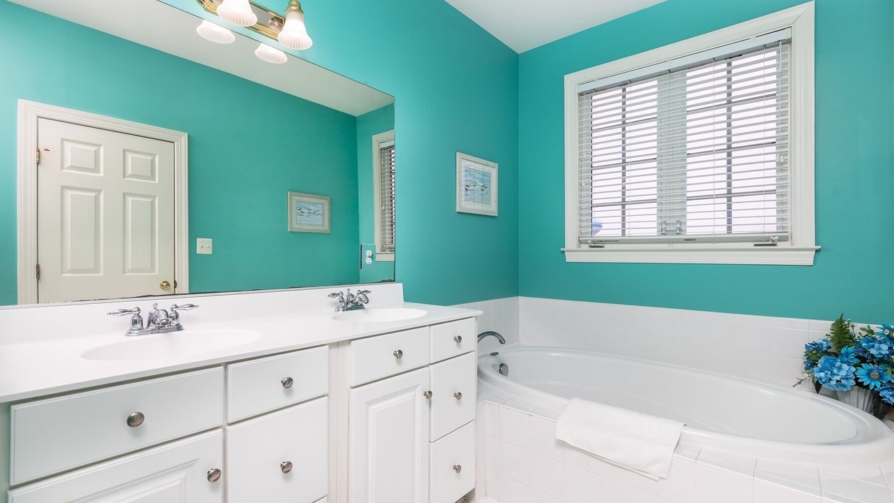 Photo of Bathroom in Sunset Island