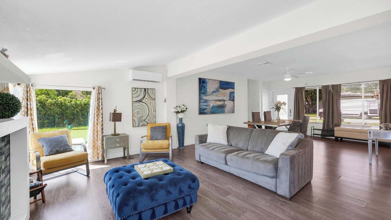 Photo of Livingroom in Deerfield Beach