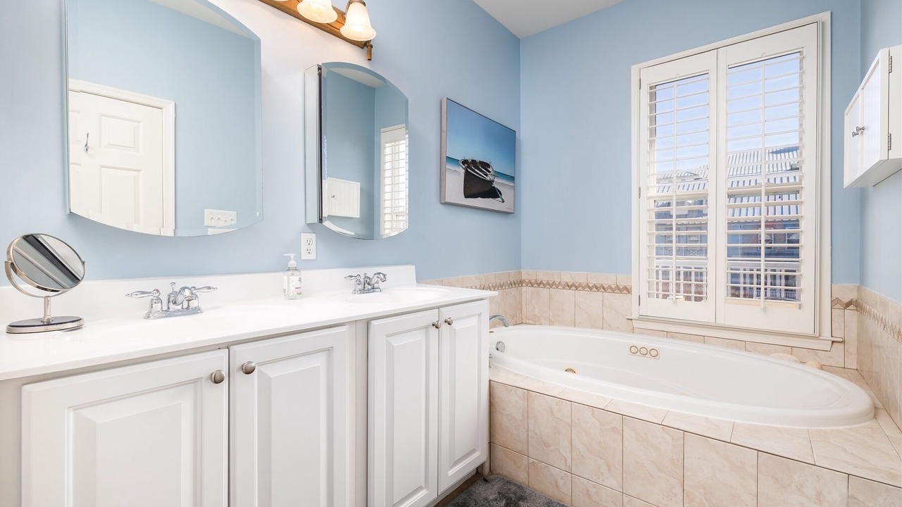 Photo of Bathroom in Sunset Island