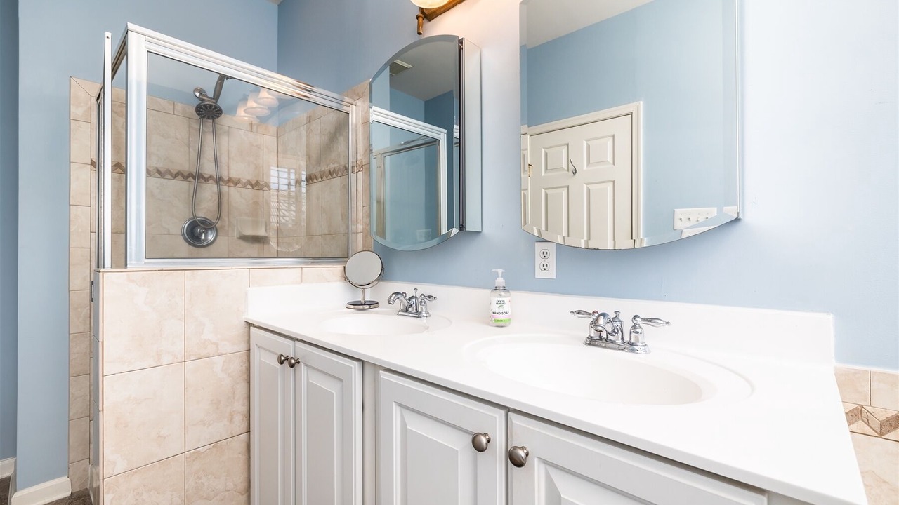 Photo of Bathroom in Sunset Island