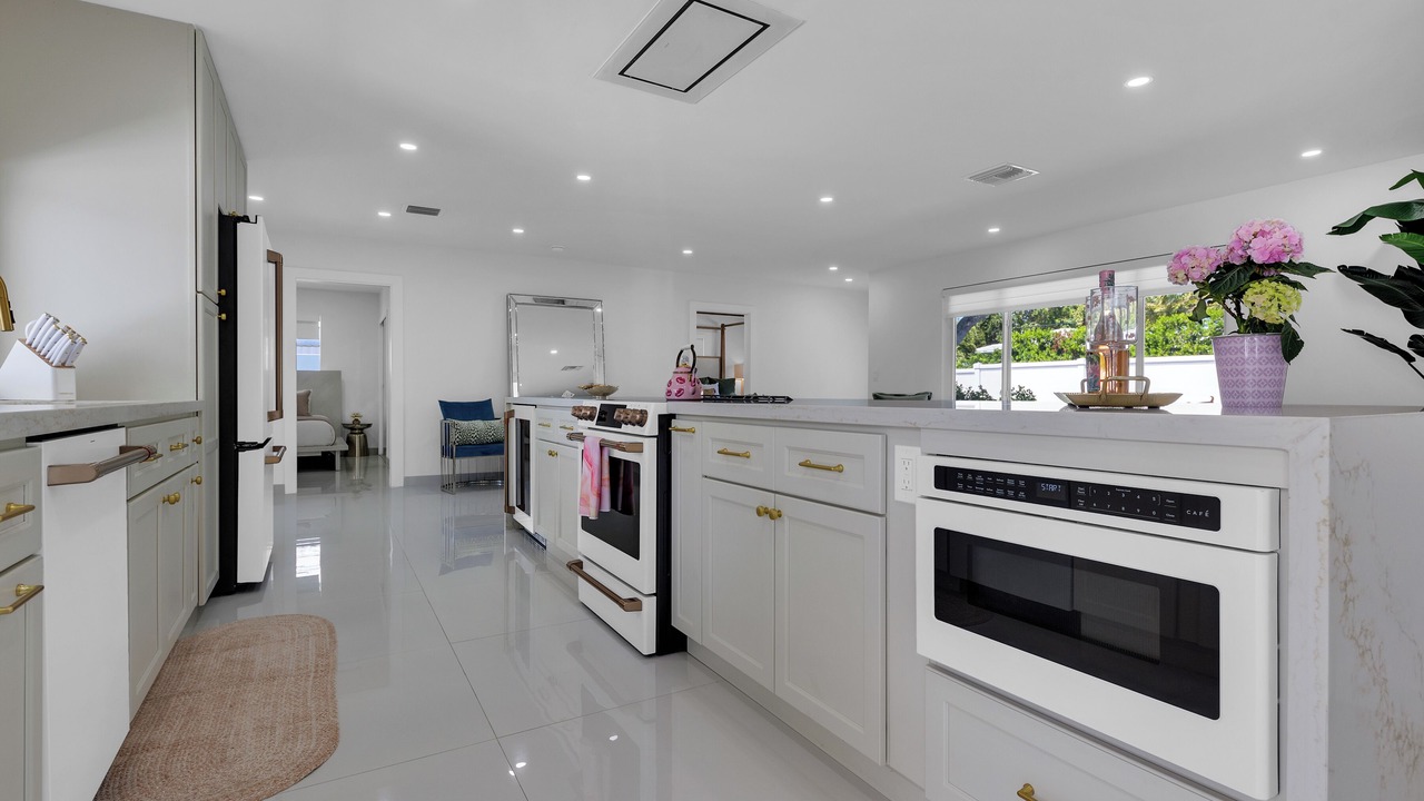 Photo of Kitchen in Lauderdale-by-the-Sea