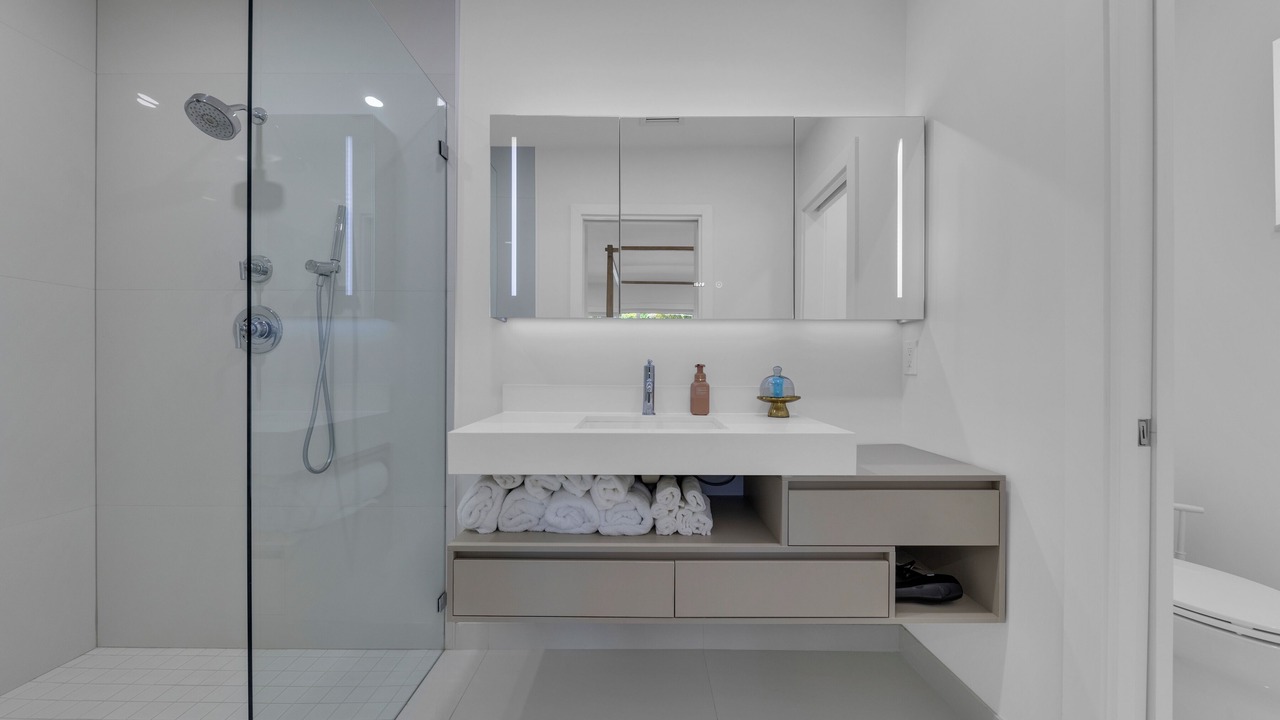 Photo of Bathroom in Lauderdale-by-the-Sea