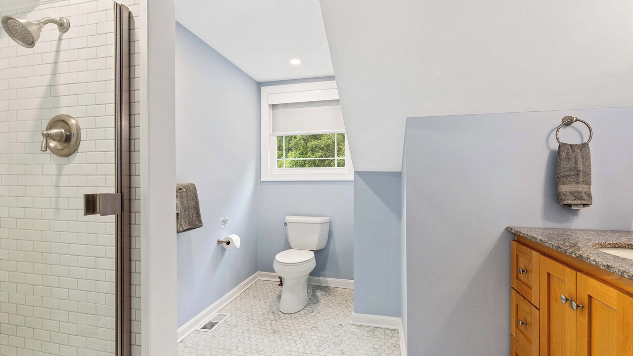 Photo of Bathroom in Harwood
