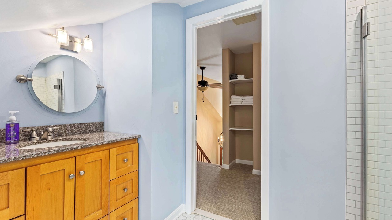 Photo of Bathroom in Harwood