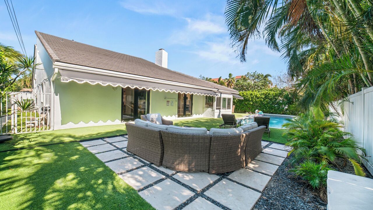 Photo of Patio Balcony in Lauderdale-by-the-Sea