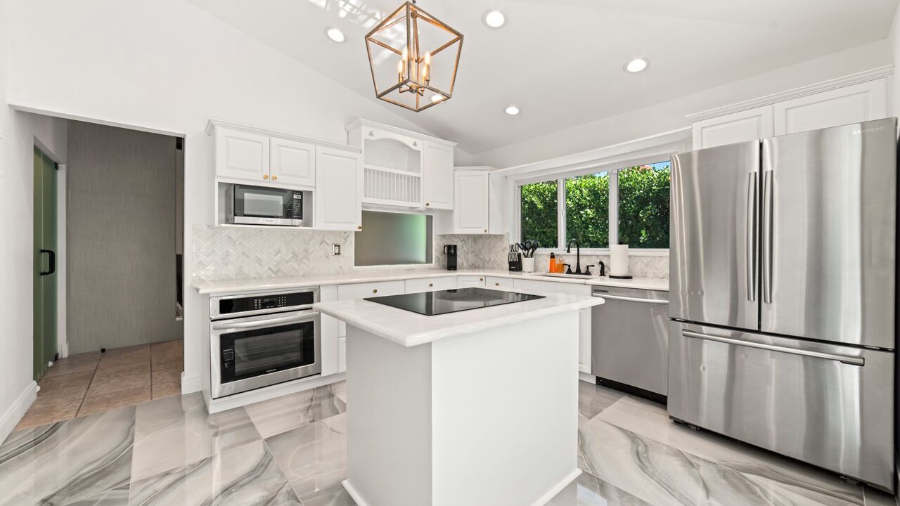 Photo of Kitchen in Lauderdale-by-the-Sea